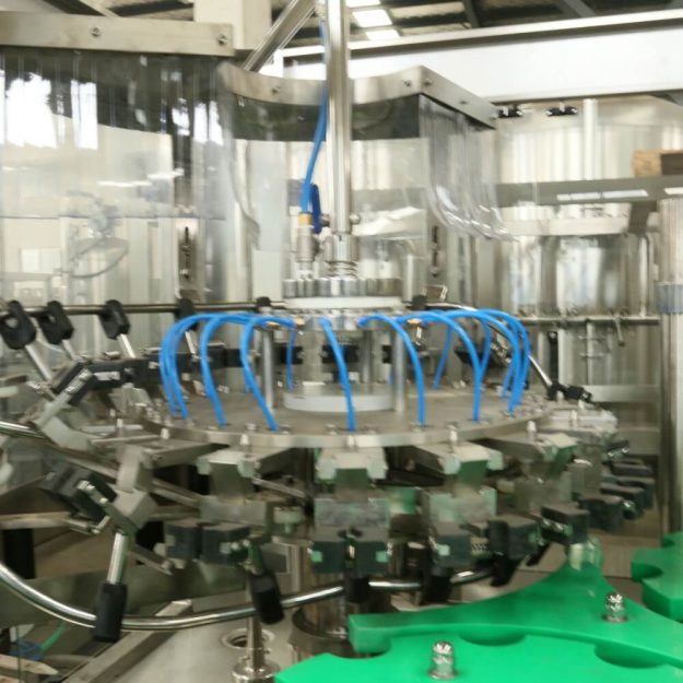 Máquina de llenado de bebidas carbonatadas