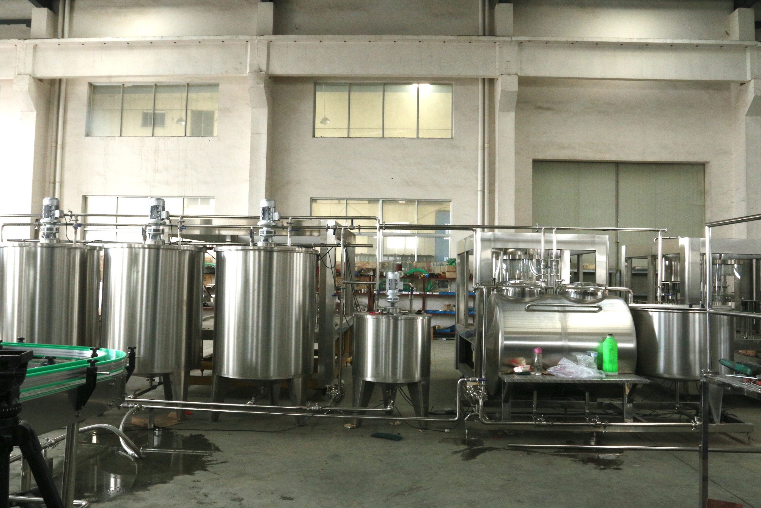 Línea de producción de agua